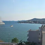Lux Seaview Spot *