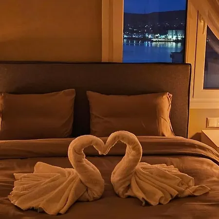 Lux Seaview Spot 카발라
